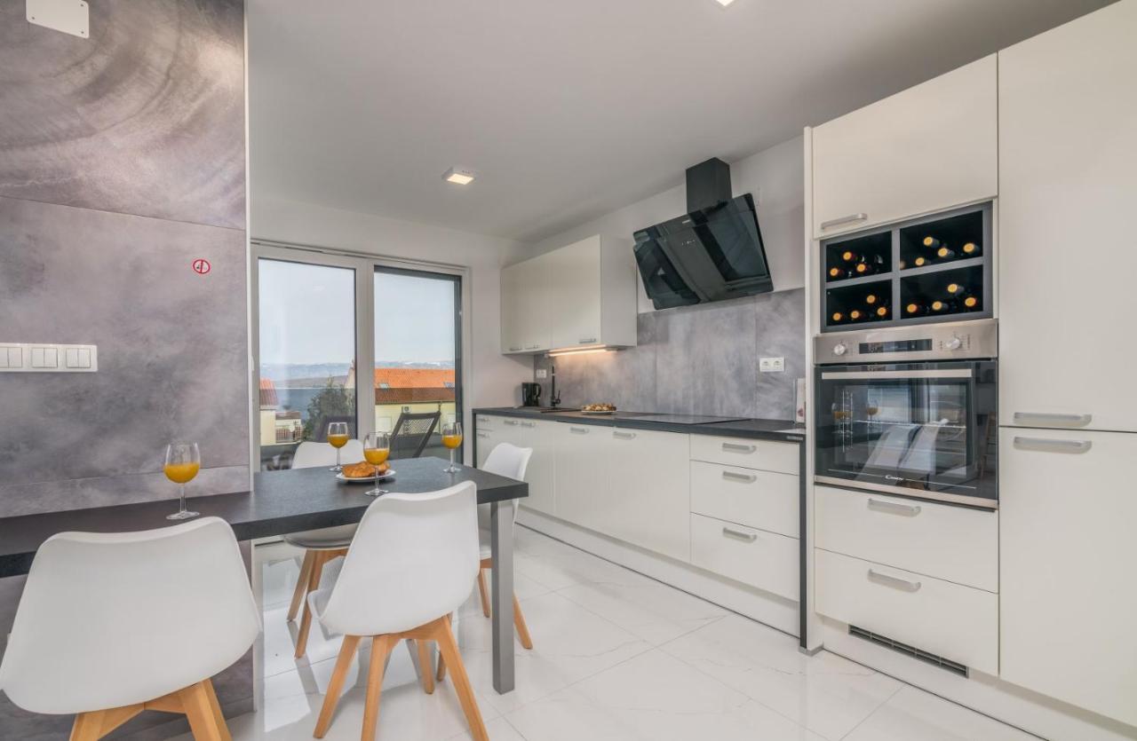 מאלינסקה Apartments Elle Luxury Vantacici מראה חיצוני תמונה