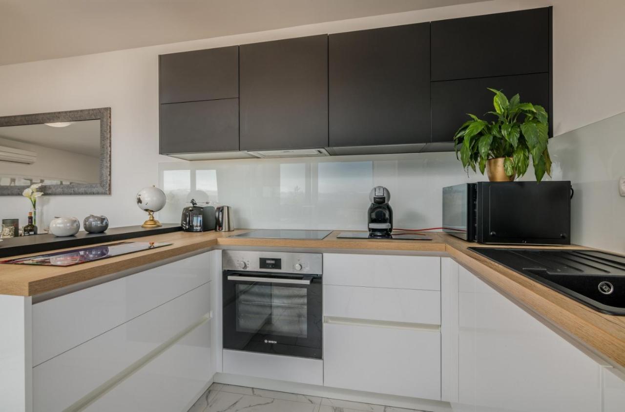 מאלינסקה Apartments Elle Luxury Vantacici מראה חיצוני תמונה