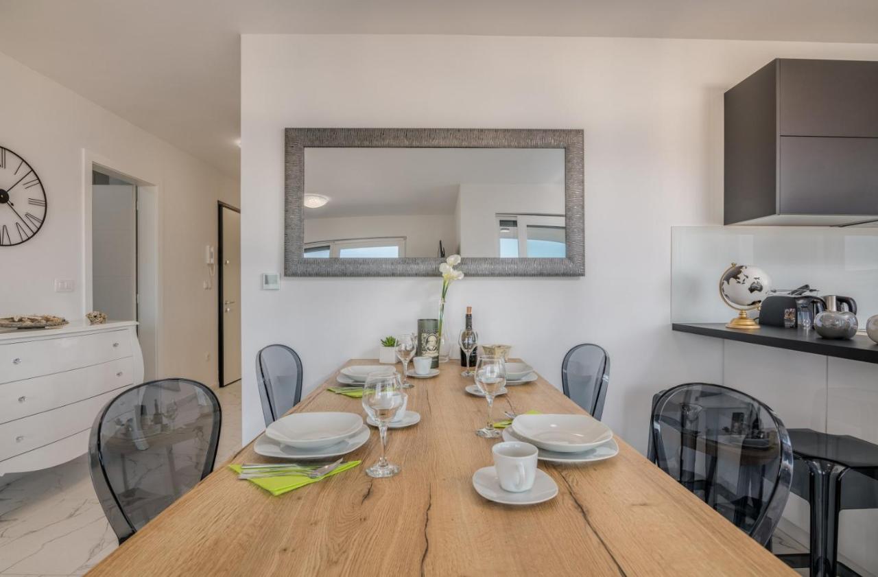 מאלינסקה Apartments Elle Luxury Vantacici מראה חיצוני תמונה