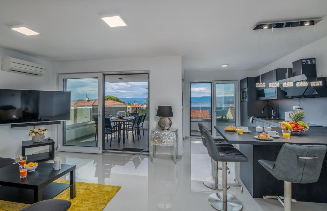מאלינסקה Apartments Elle Luxury Vantacici מראה חיצוני תמונה