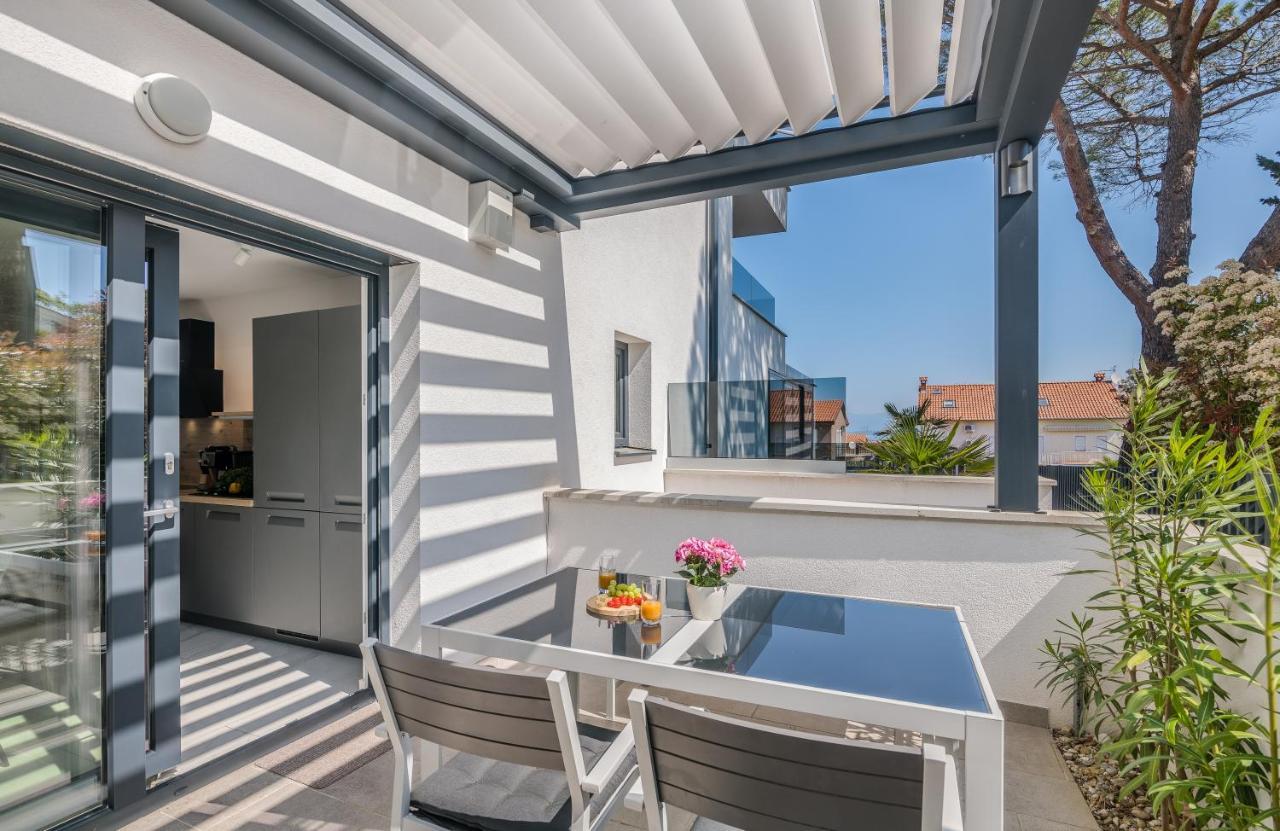 מאלינסקה Apartments Elle Luxury Vantacici מראה חיצוני תמונה